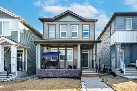 Photo of 31 Cornerbrook Avenue NE, Calgary, AB T3N 1M1 (MLS # A2307540)
