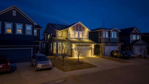 Photo of 99 Evansglen Circle NW, Calgary, AB T3P 0W8 (MLS # A2301985)