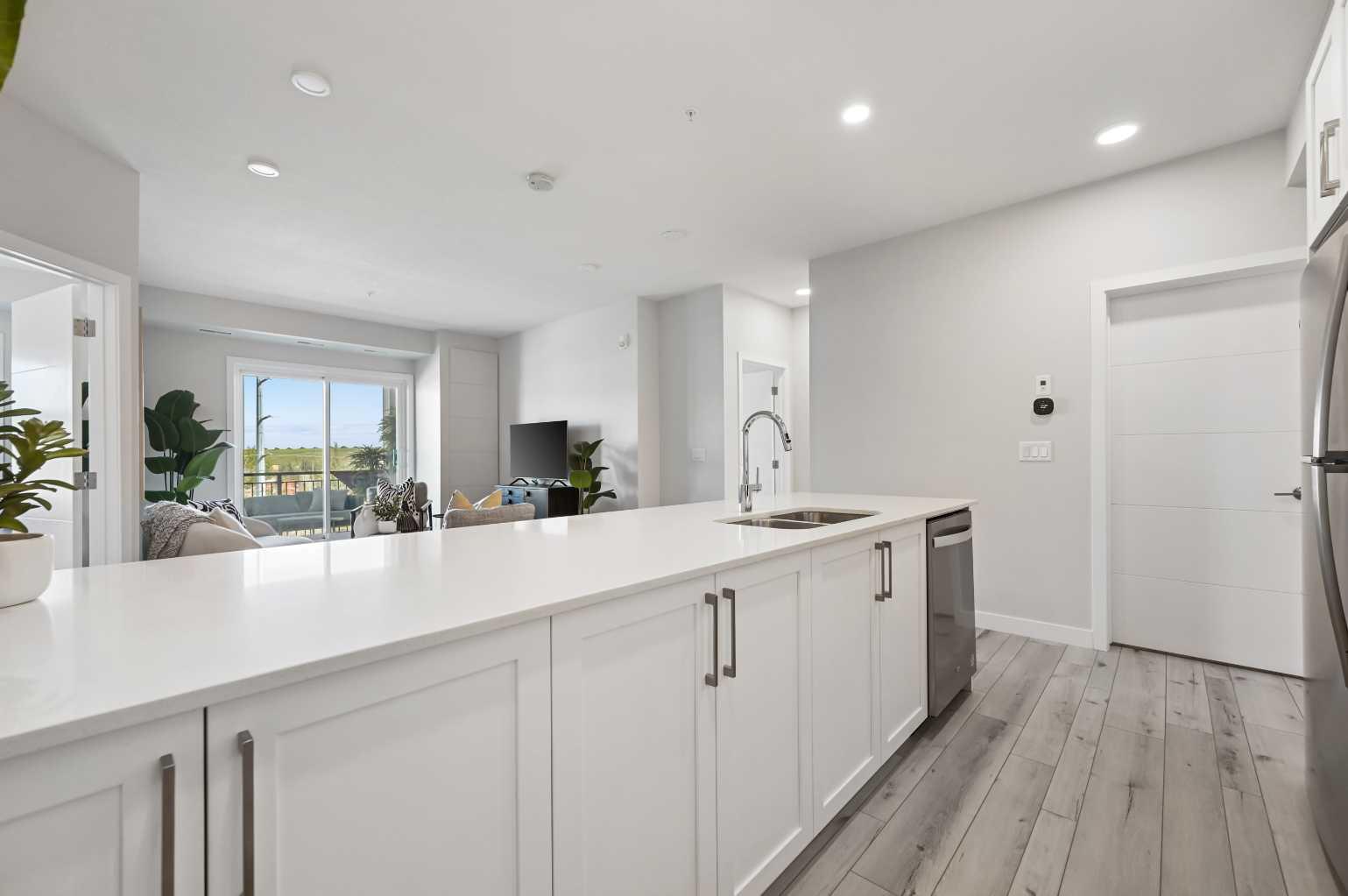 255 Les Jardins Park SE 310