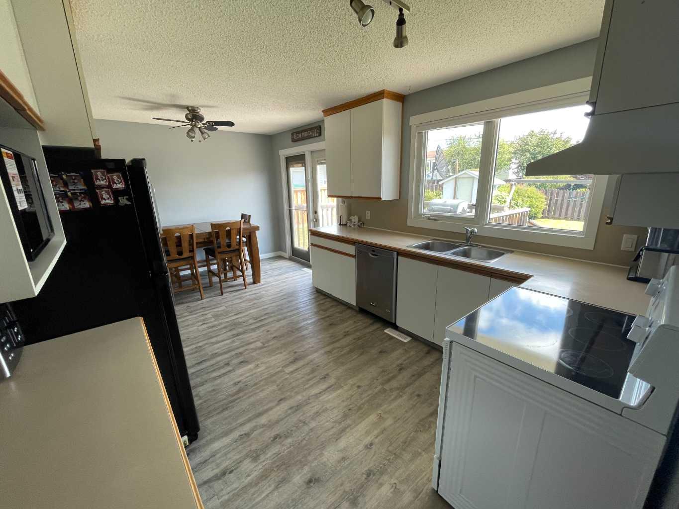 10605 107 Street Close