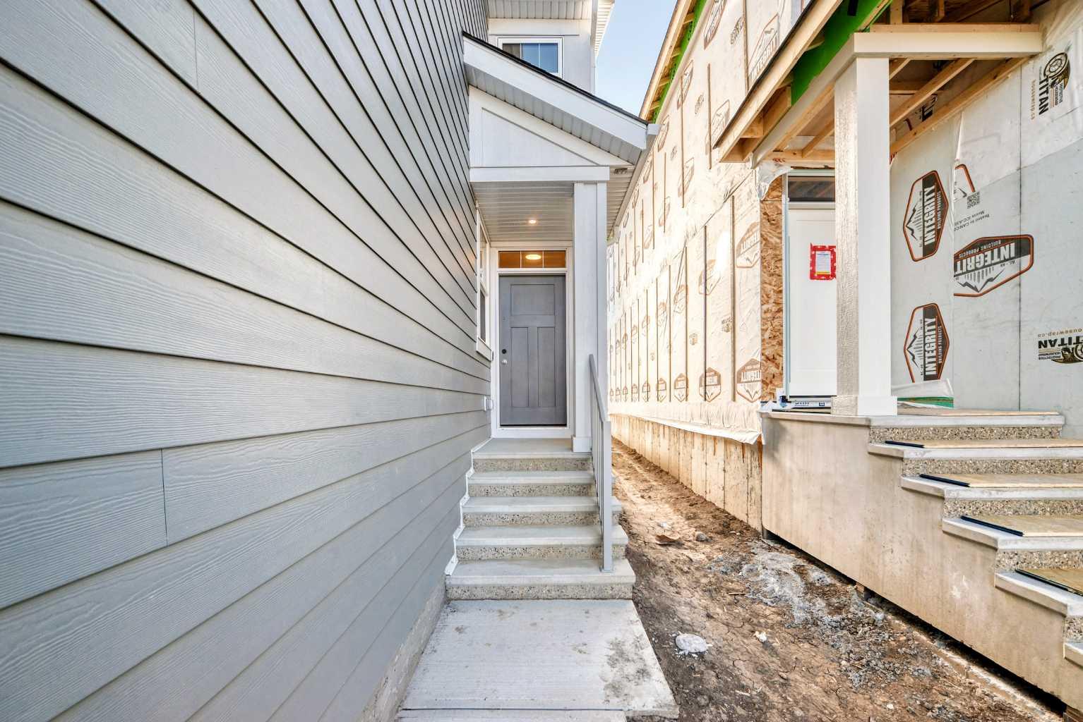 111 Mercado Crescent SE