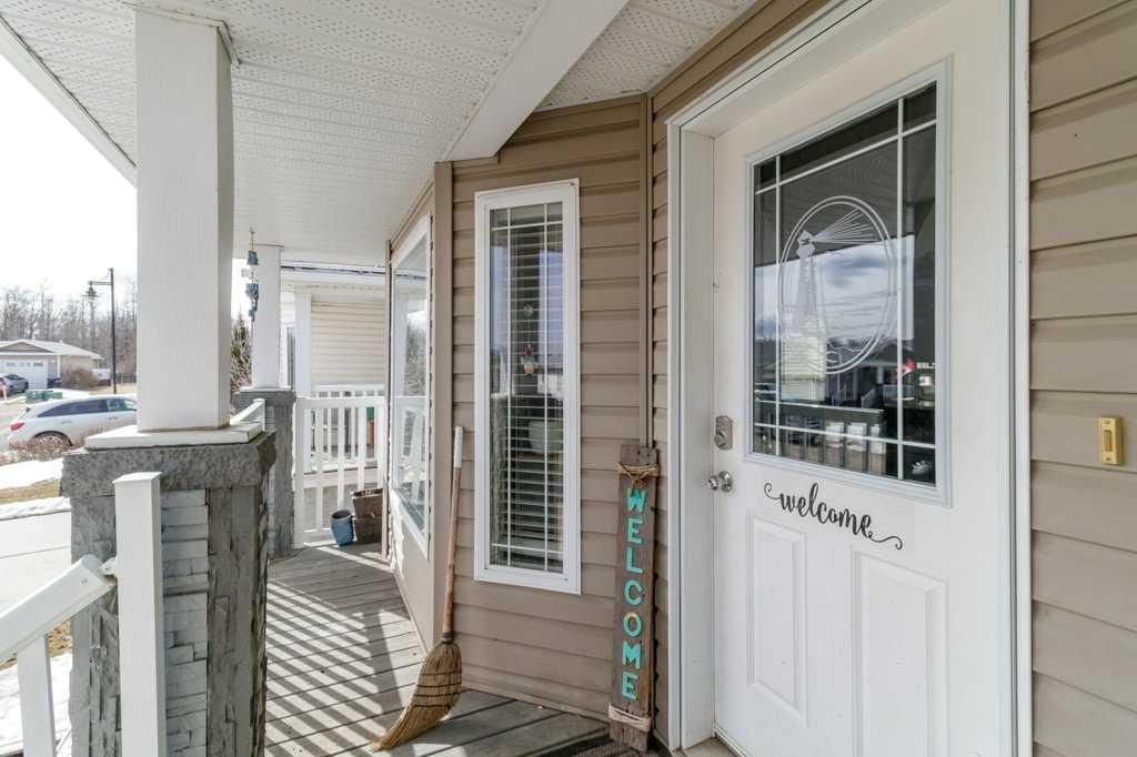 Photo of 6 Baywood Place, Sylvan Lake, AB T4S 0A7 (MLS # A2300751)