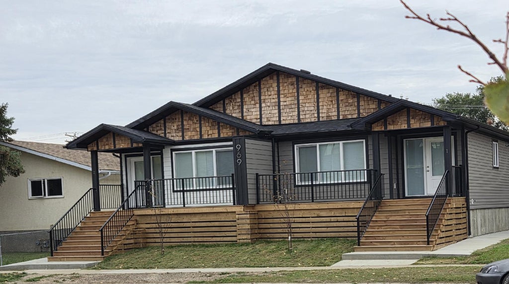 Photo of 969 2 Street SE, Medicine Hat, AB T1A 5K6 (MLS # A2351205)