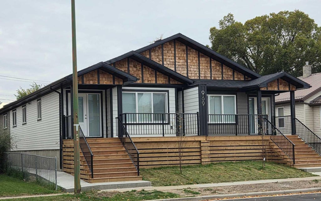 Photo of 969 2 Street SE, Medicine Hat, AB T1A 5K6 (MLS # A2351205)