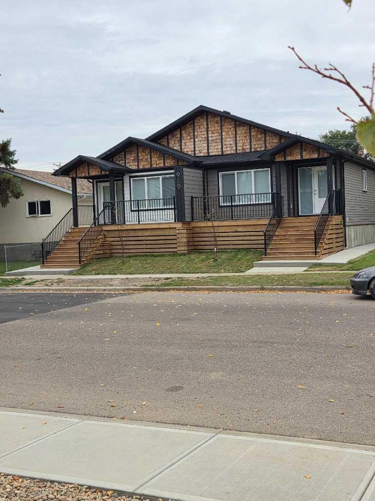Photo of 969 2 Street SE, Medicine Hat, AB T1A 5K6 (MLS # A2351205)