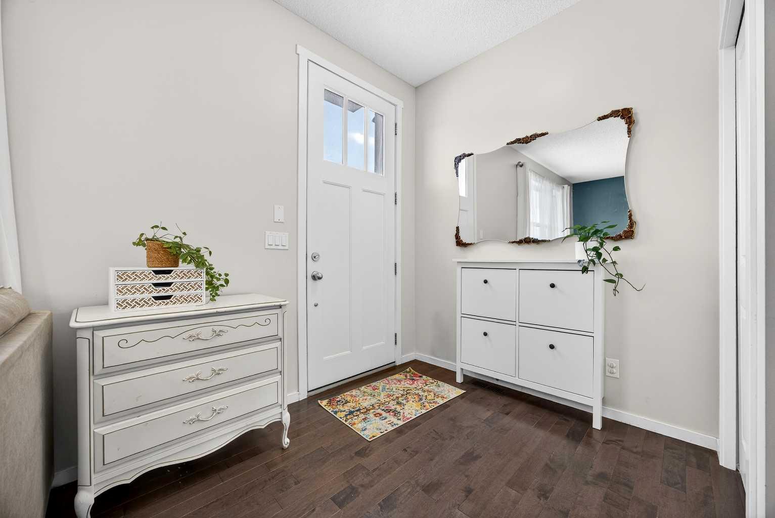 369 Walden Parade SE