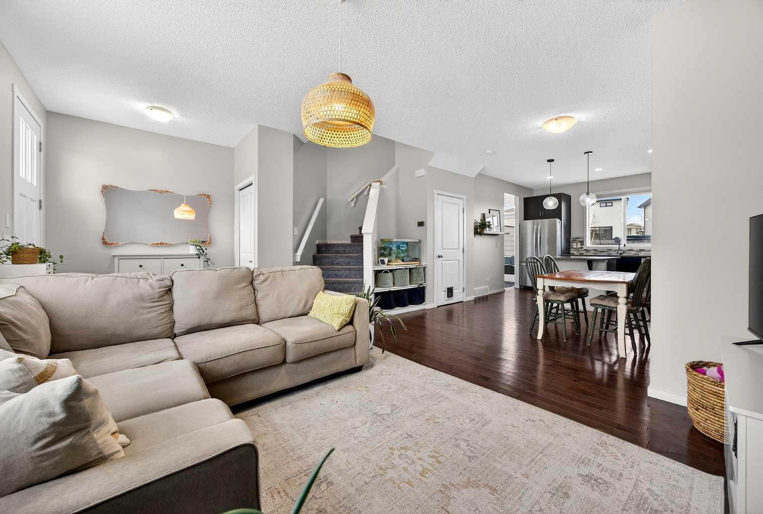 369 Walden Parade SE