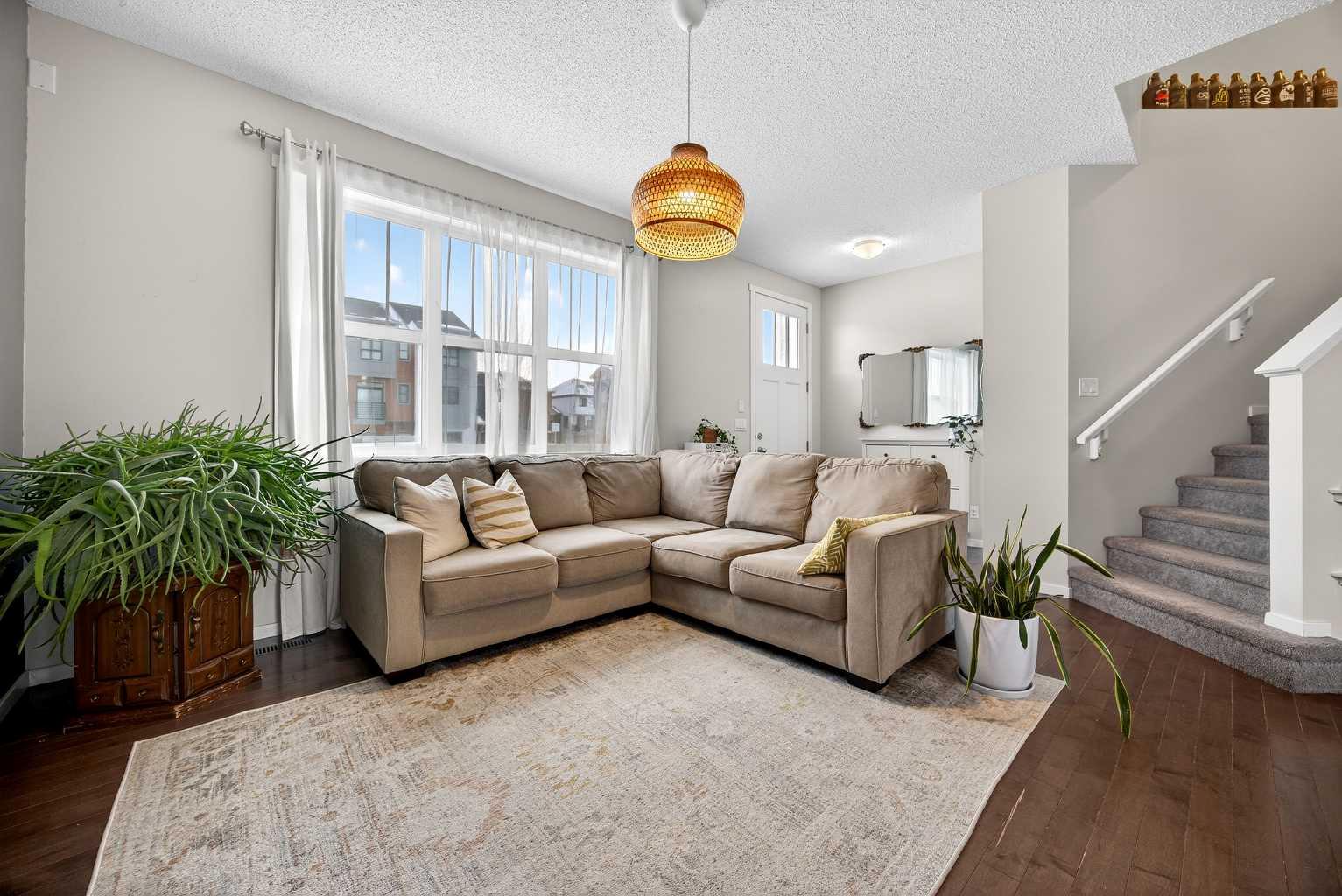 369 Walden Parade SE