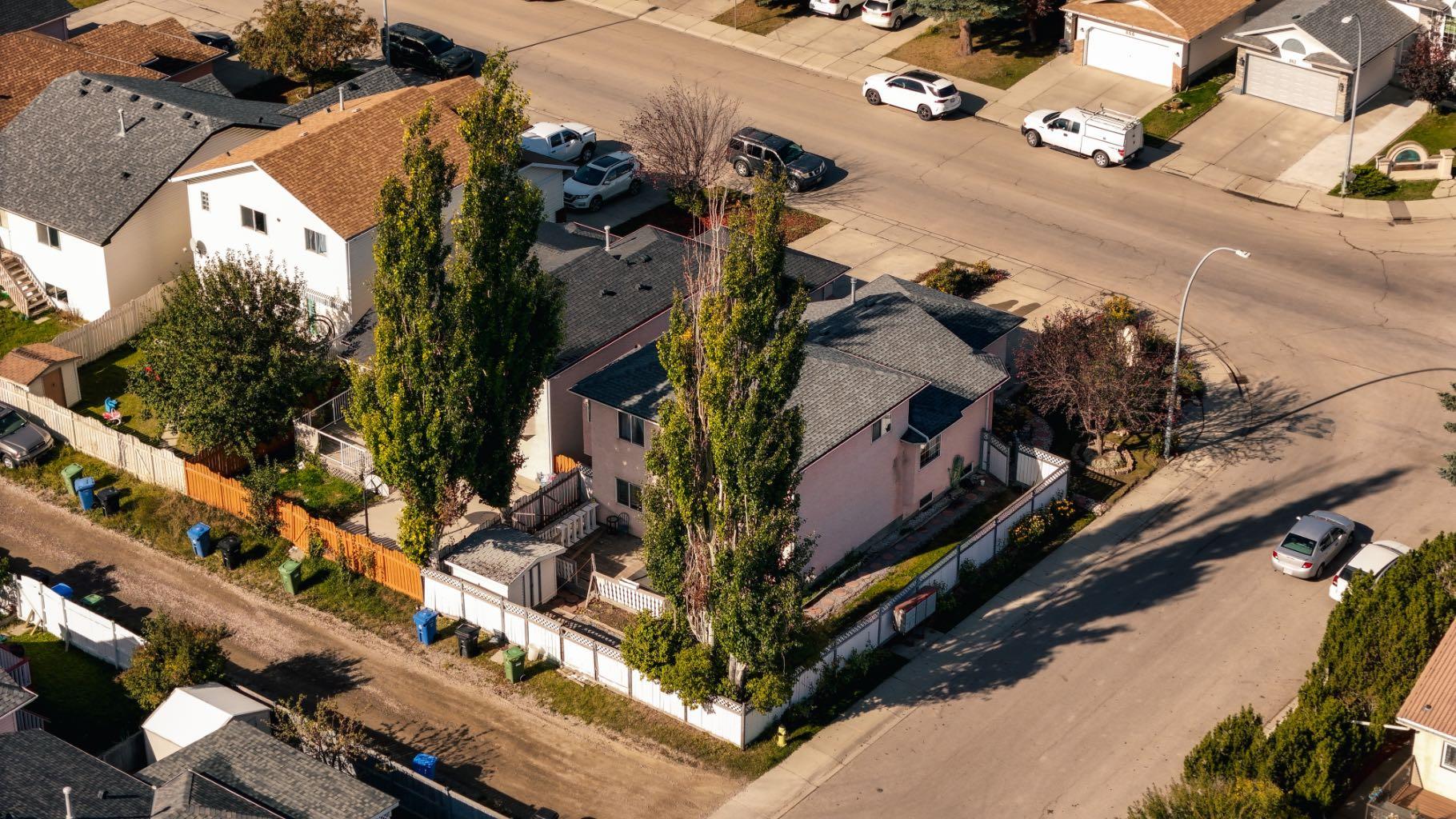 863 Applewood Drive SE