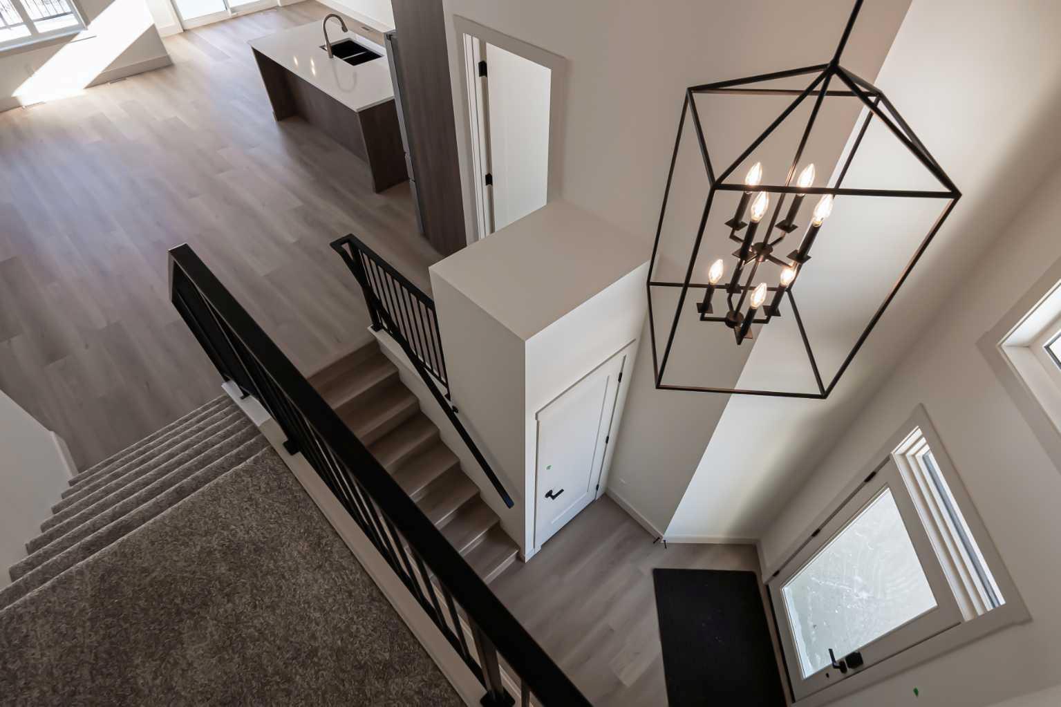 639 Sixmile Crescent S