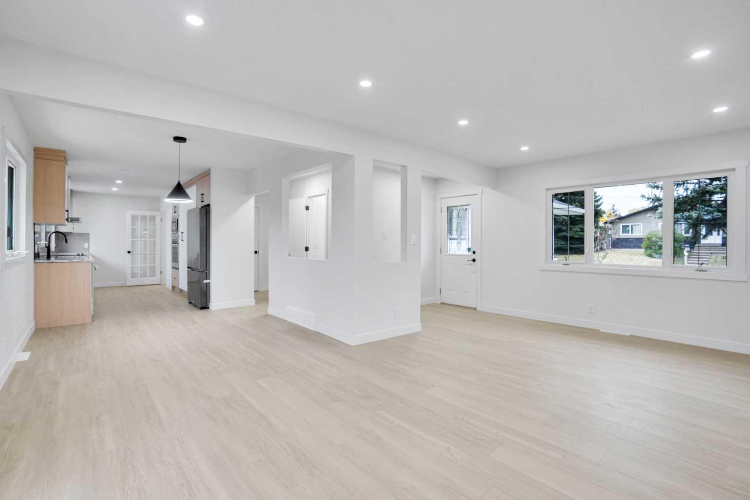 6116 Buckthorn Road NW