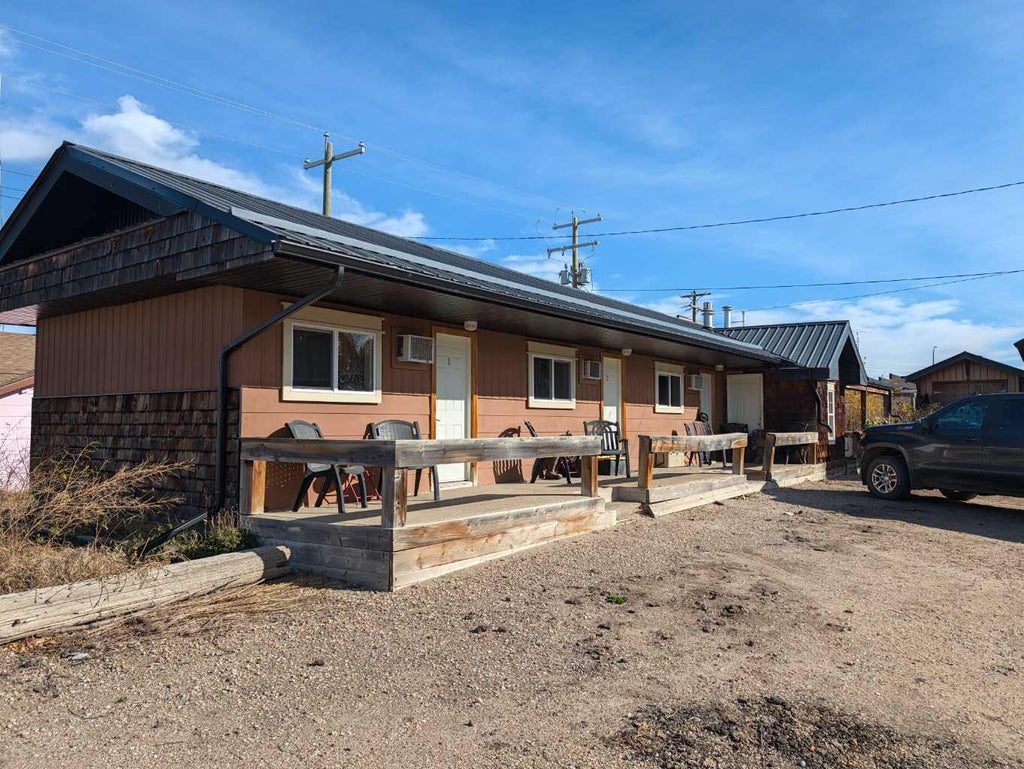 Photo of 4719 48 Avenue, Sedgewick, AB T0B 4C0 (MLS # A2351253)