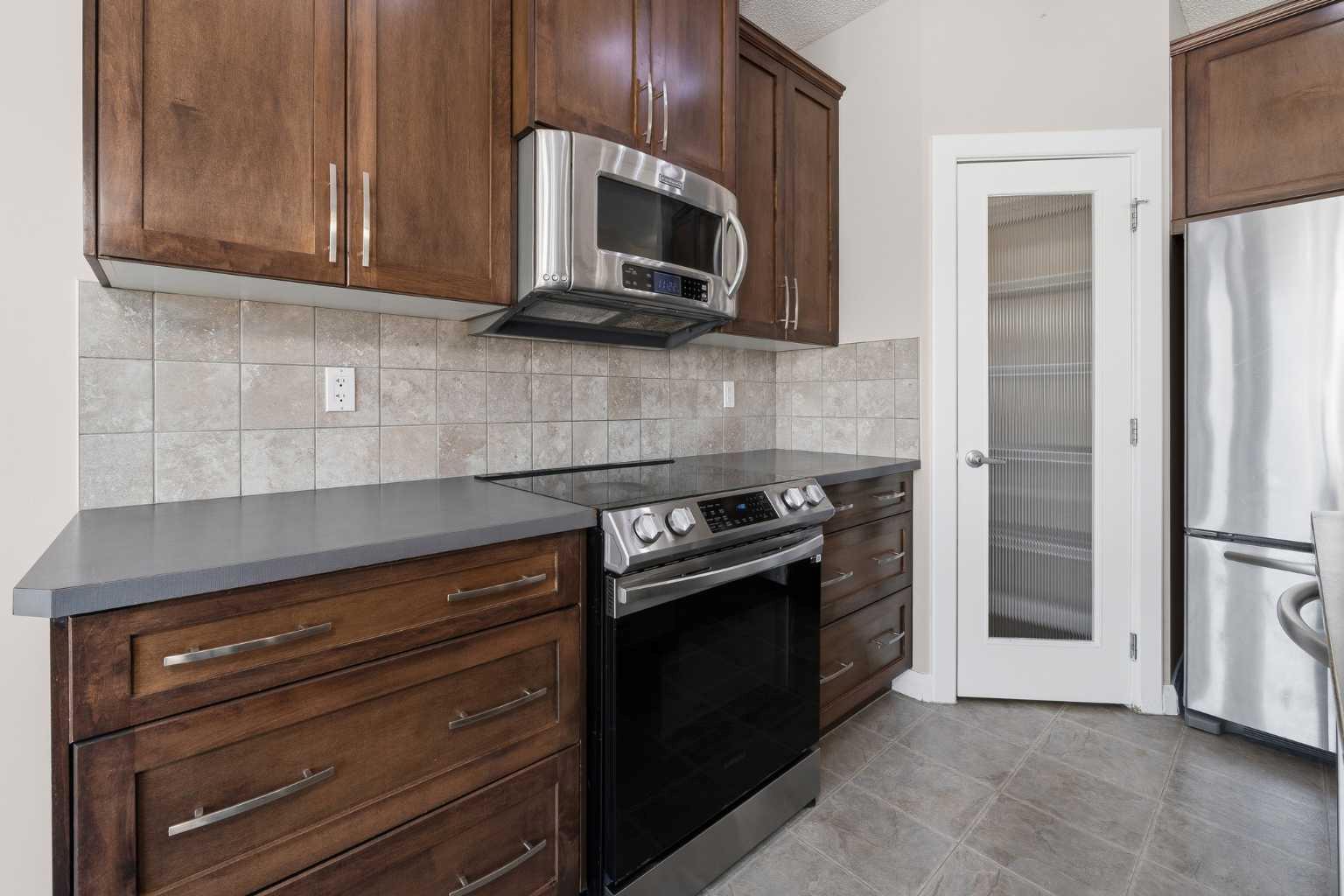 24 Evanspark Gardens NW