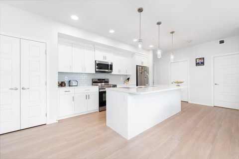 220 seton Grove SE 2212 Calgary AB T3M 3T1