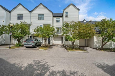 Photo of 200 Hidden Hills Terrace NW #13, Calgary, AB T3A 6E8 (MLS # A2335914)
