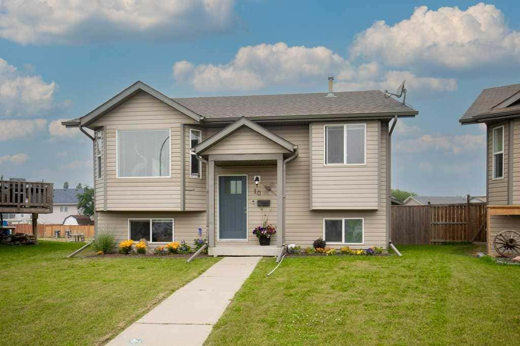Photo of 10 Hansen Close, Sylvan Lake, AB T4S 2P1 (MLS # A2330752)