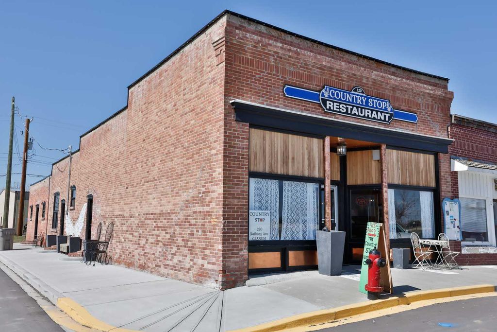 Photo of 320 Railway Avenue, Granum, AB T0L 1A0 (MLS # A2290999)