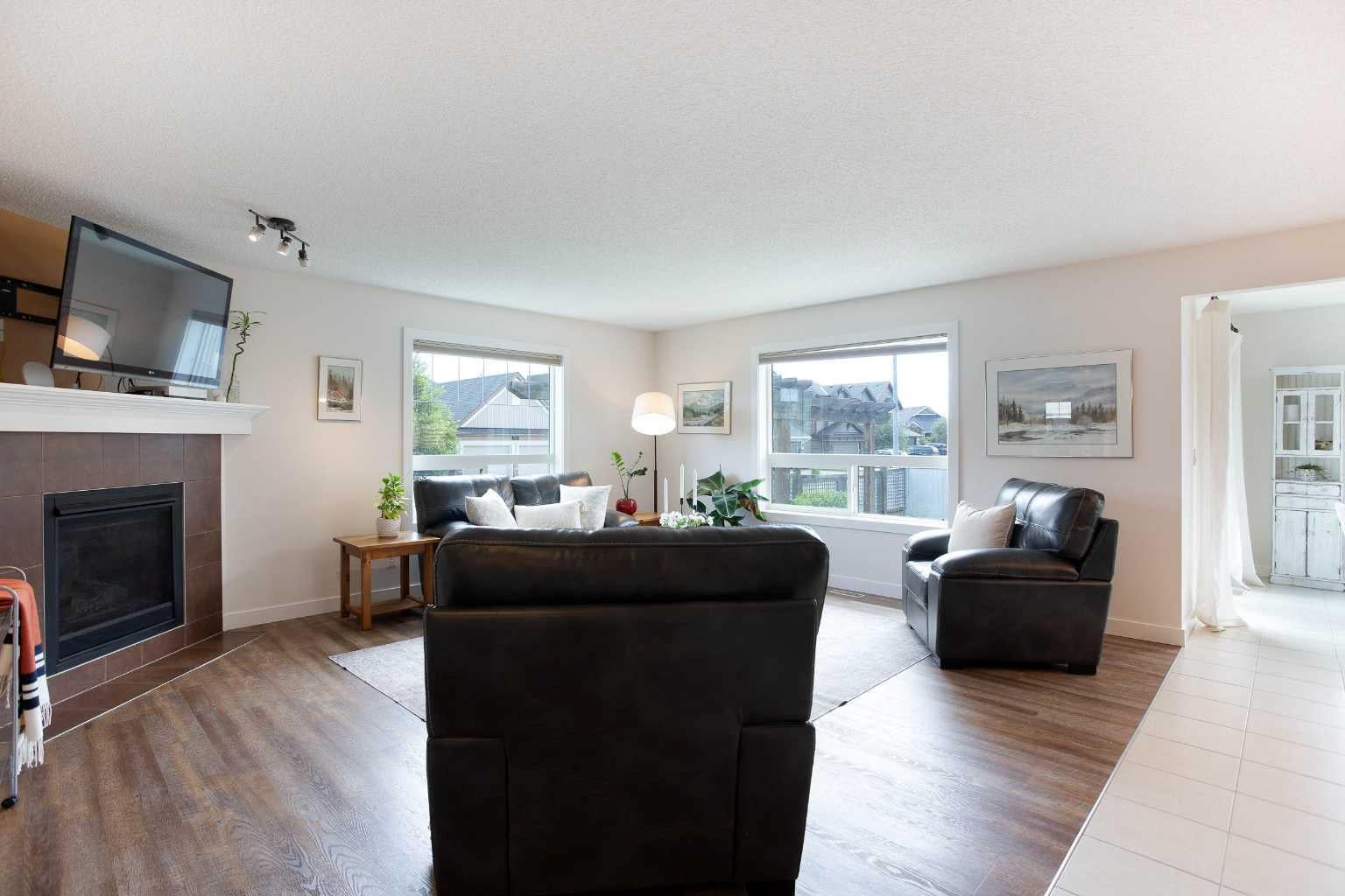 2 Kingston View SE