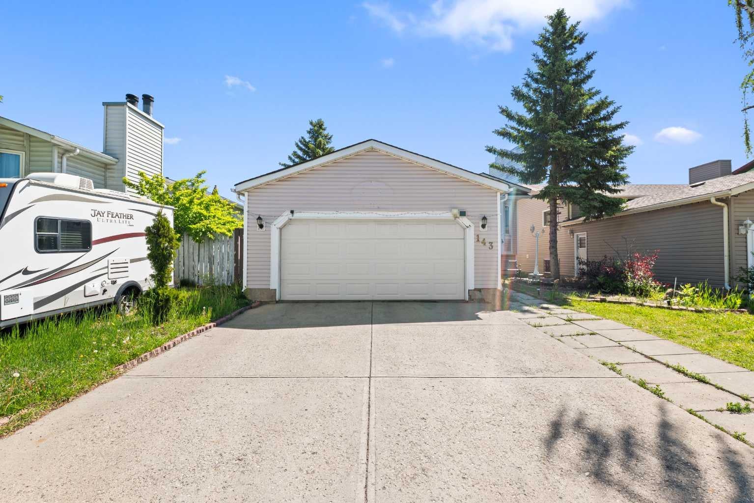 143 Castlebrook Rise NE
