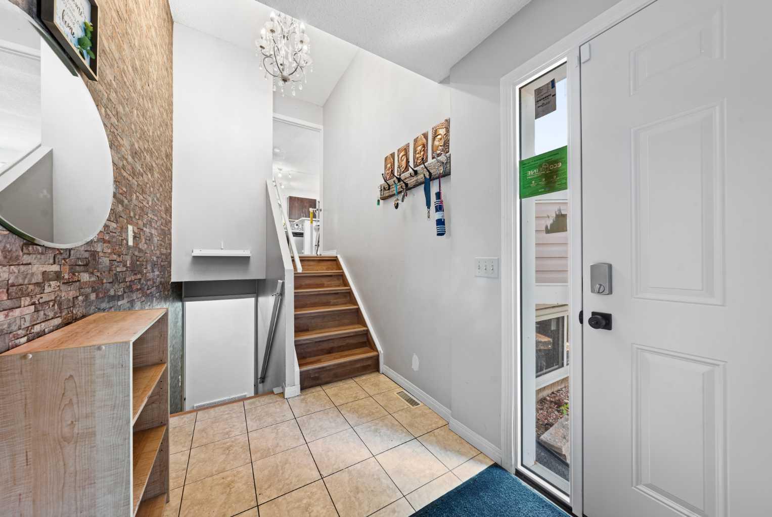 143 Castlebrook Rise NE