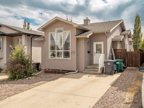 Photo of 626 Blackfoot Terrace W, Lethbridge, AB T1K 7X6 (MLS # A2330622)