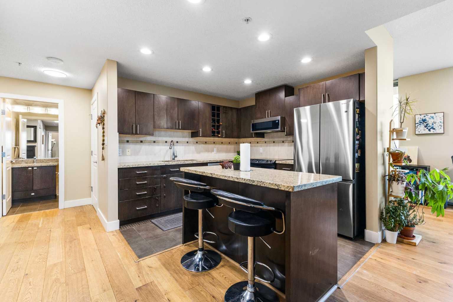 77 Spruce Place SW 1507