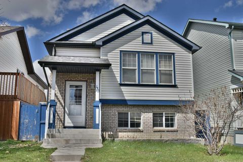 Photo of 40 Covepark Place NE, Calgary, AB T3K 5Z8 (MLS # A2309342)