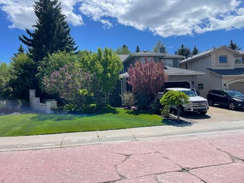 7 Mountain Park Circle SE Calgary AB T2Z 2B8