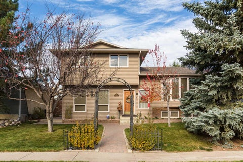 Photo of 41 Simon Fraser Boulevard, Lethbridge, AB T1K 4R1 (MLS # A2352233)