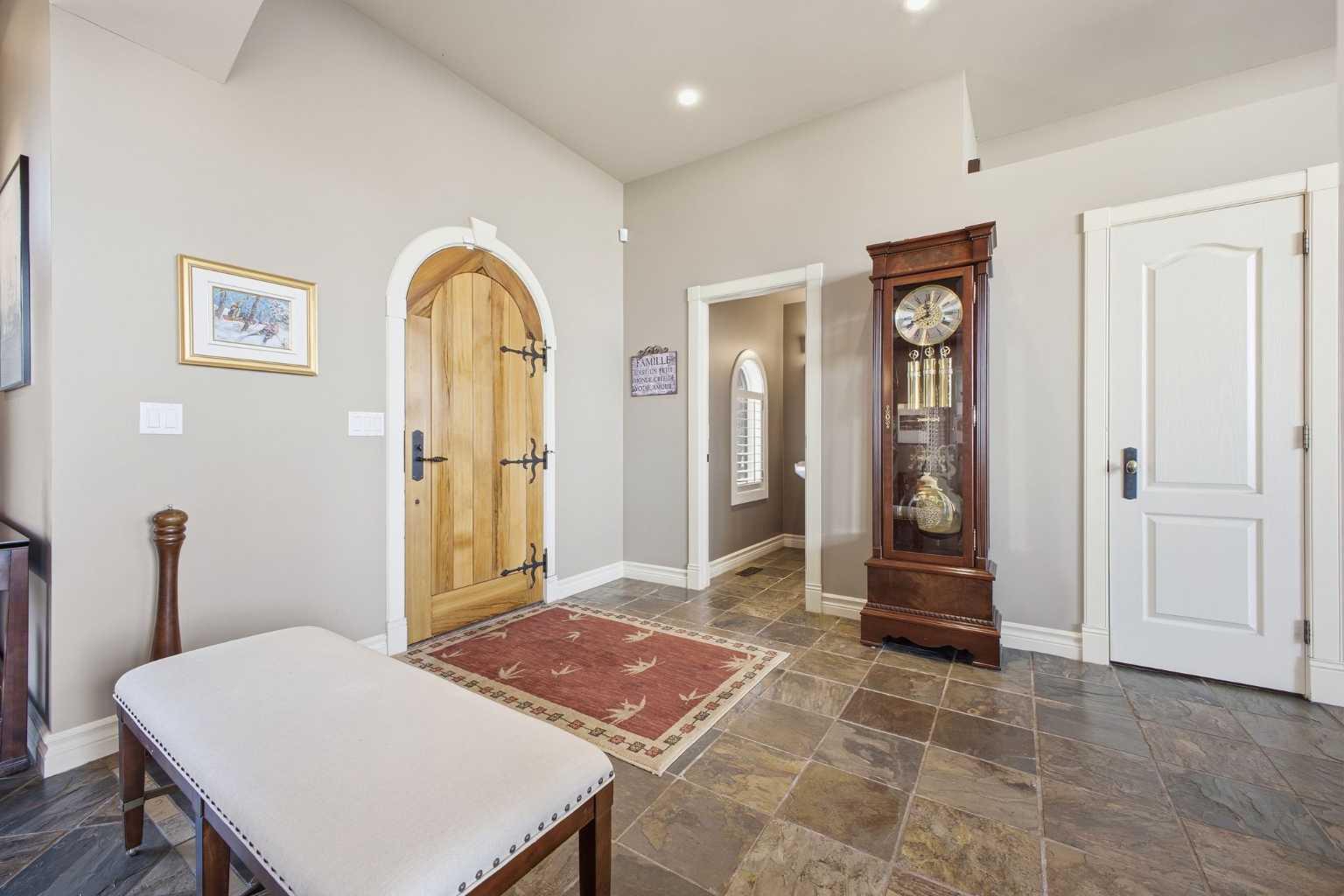 405 Pinnacle Ridge Place SW