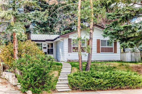 Photo of 5007 Vallance Crescent NW, Calgary, AB T3A 0T7 (MLS # A2310387)