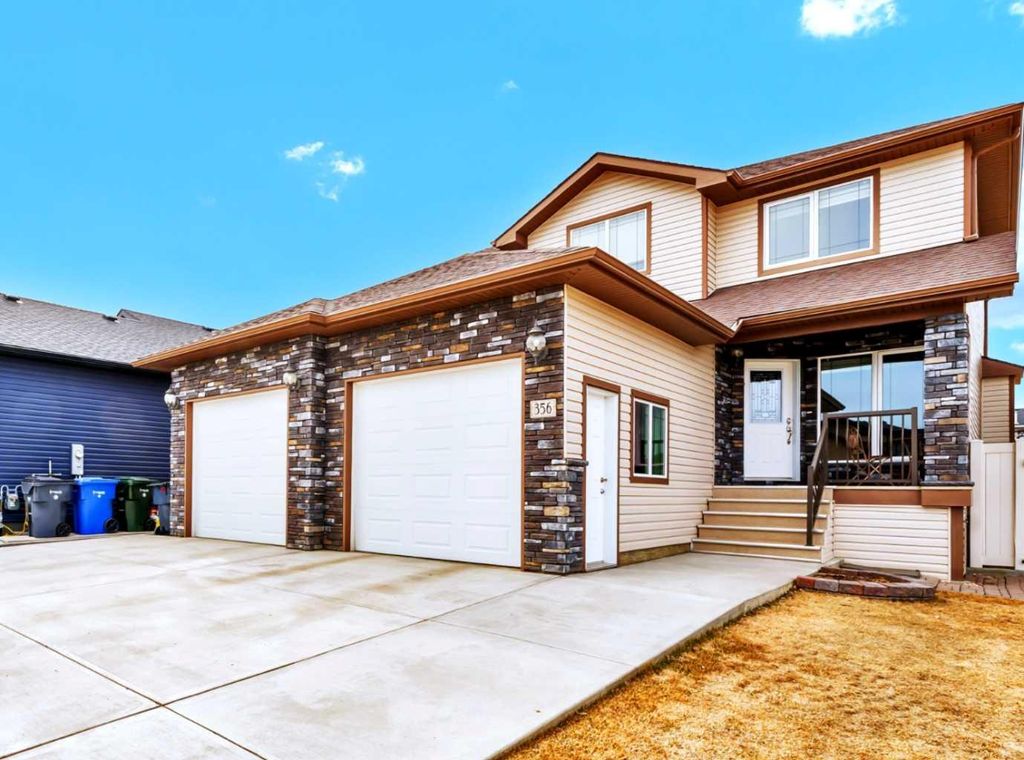 Photo of 356 Somerside Crescent SE, Medicine Hat, AB T1B 0N3 (MLS # A2289801)