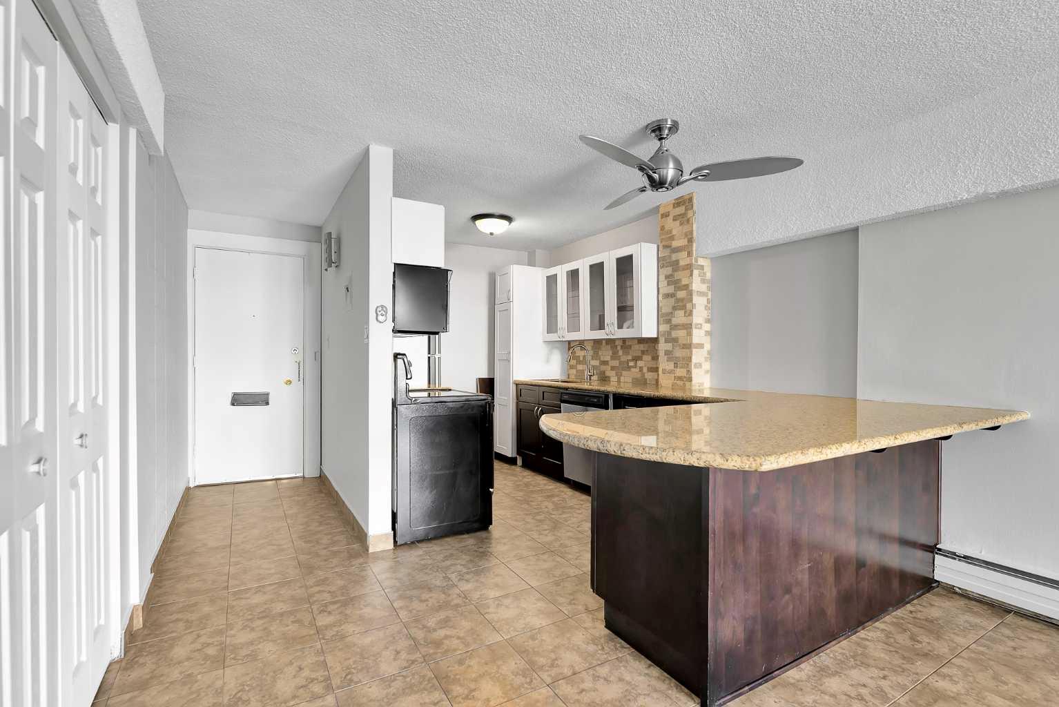 519 17 Avenue SW 210