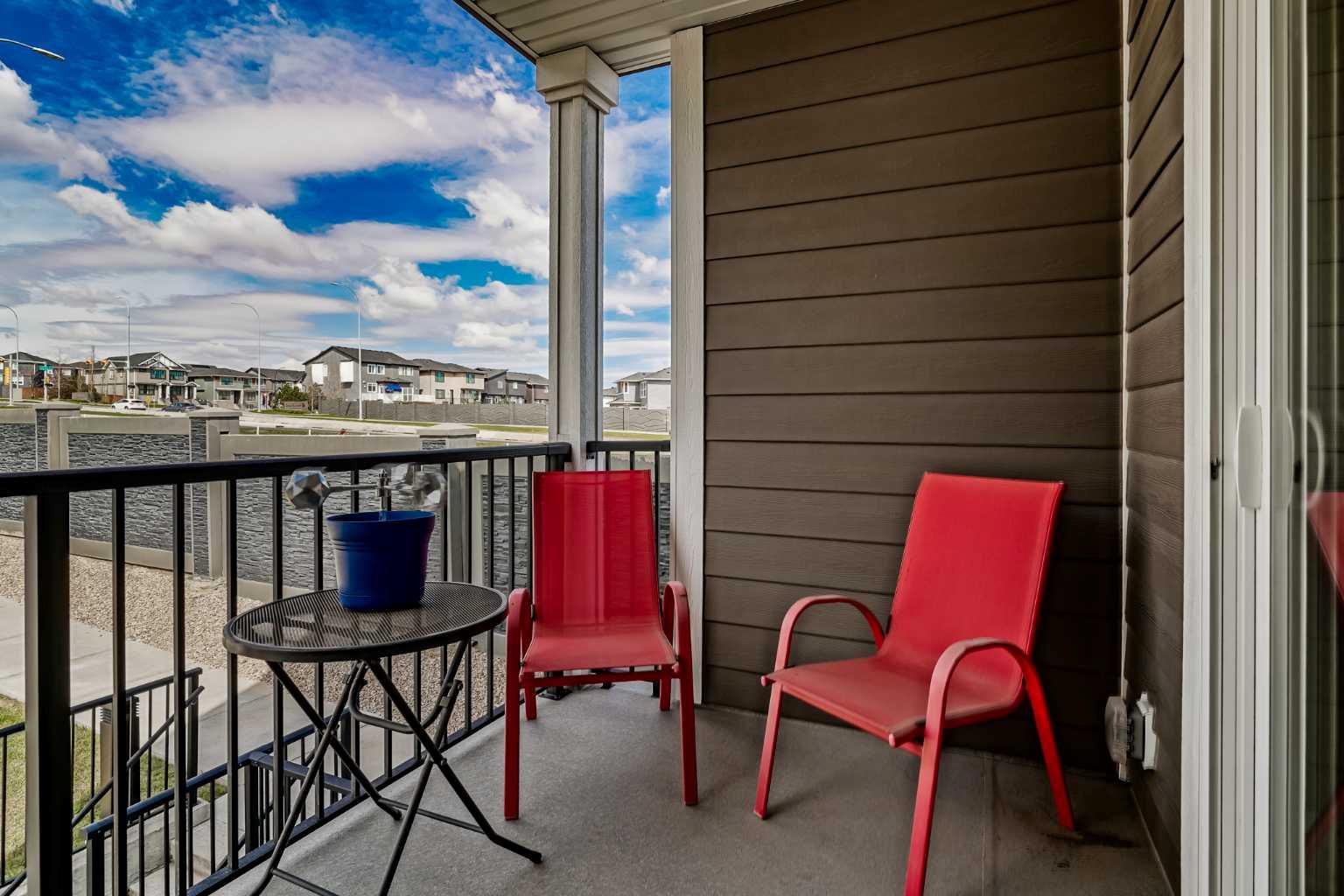 210 Nolanlake Villas NW
