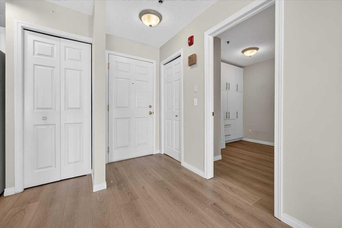 7 Harvest Gold Manor NE 212