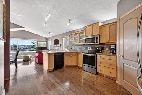 Photo of 136 West Creek Glen, Chestermere, AB T1X 1P8 (MLS # A2318285)