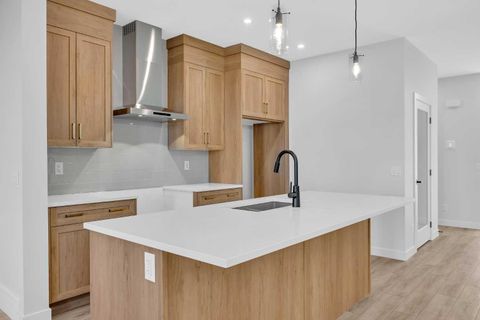 Photo of 26 Versant Path SW, Calgary, AB T2Y 0Z4 (MLS # A2325771)