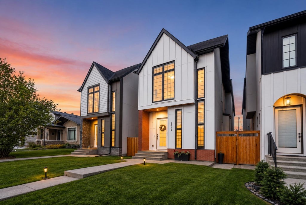 Photo of 2022 50 Avenue SW, Calgary, AB T2T 2W3 (MLS # A2327783)