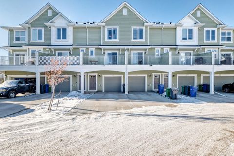 646 Copperstone Manor SE Calgary AB T2Z 5G5