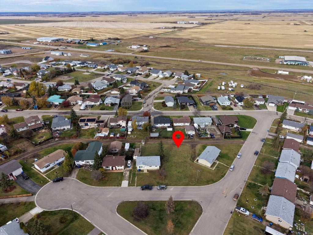 Photo of 44 Mcalpine Crecent, Spirit River, AB T0H 3G0 (MLS # A2352934)