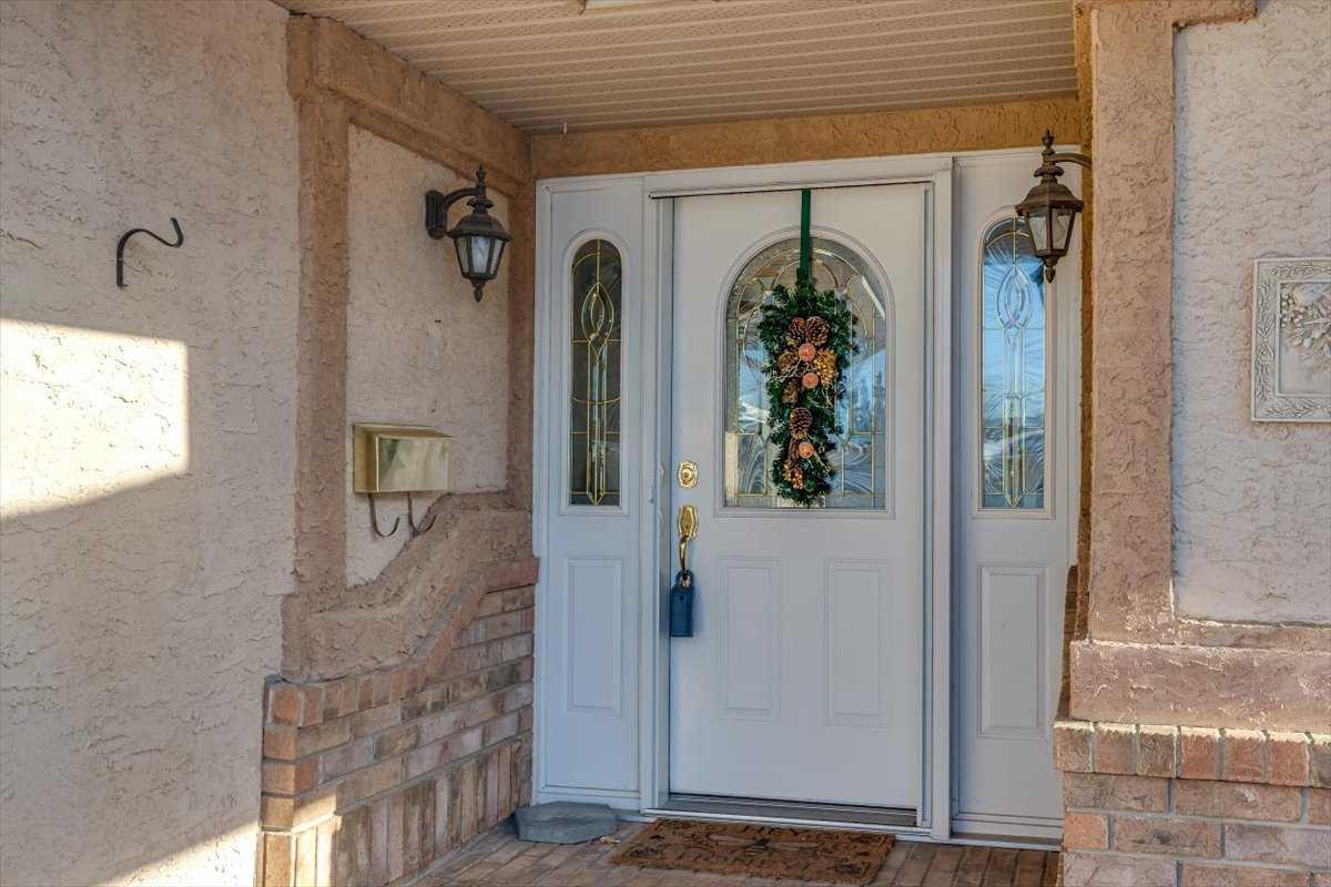 4918 53 Avenue Close