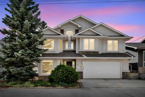 Photo of 789 East Chestermere Drive, Chestermere, AB T1X 1A6 (MLS # A2311625)