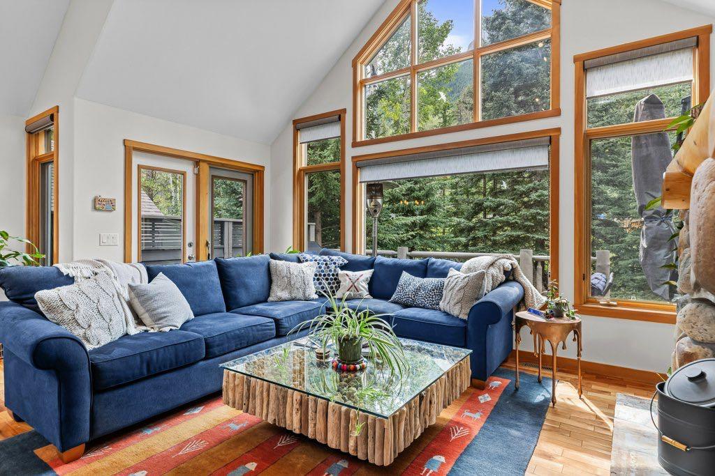 1121 Lawrence Grassi Ridge