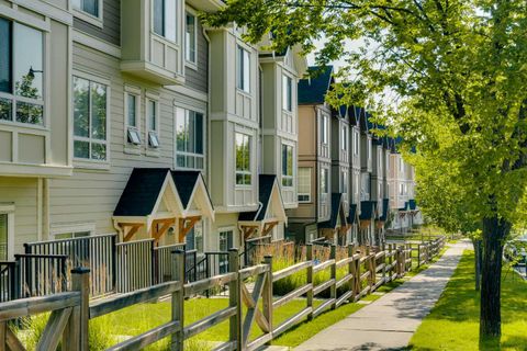 Photo of 958 Sherwood Boulevard NW, Calgary, AB T3R 0V3 (MLS # A2301404)