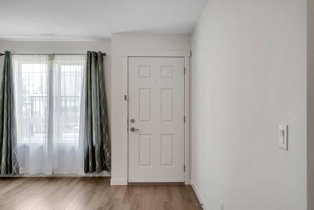 Photo of 958 Sherwood Boulevard NW, Calgary, AB T3R 0V3 (MLS # A2301404)