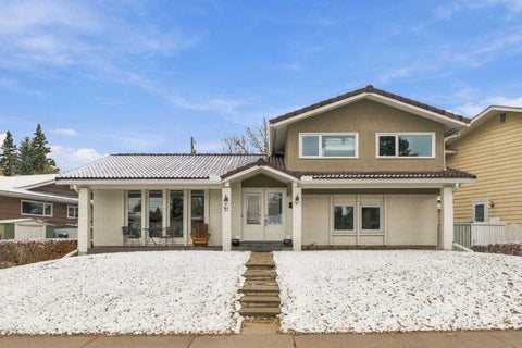Photo of 31 Lake Linnet Close SE, Calgary, AB T2J 2H9 (MLS # A2355670)