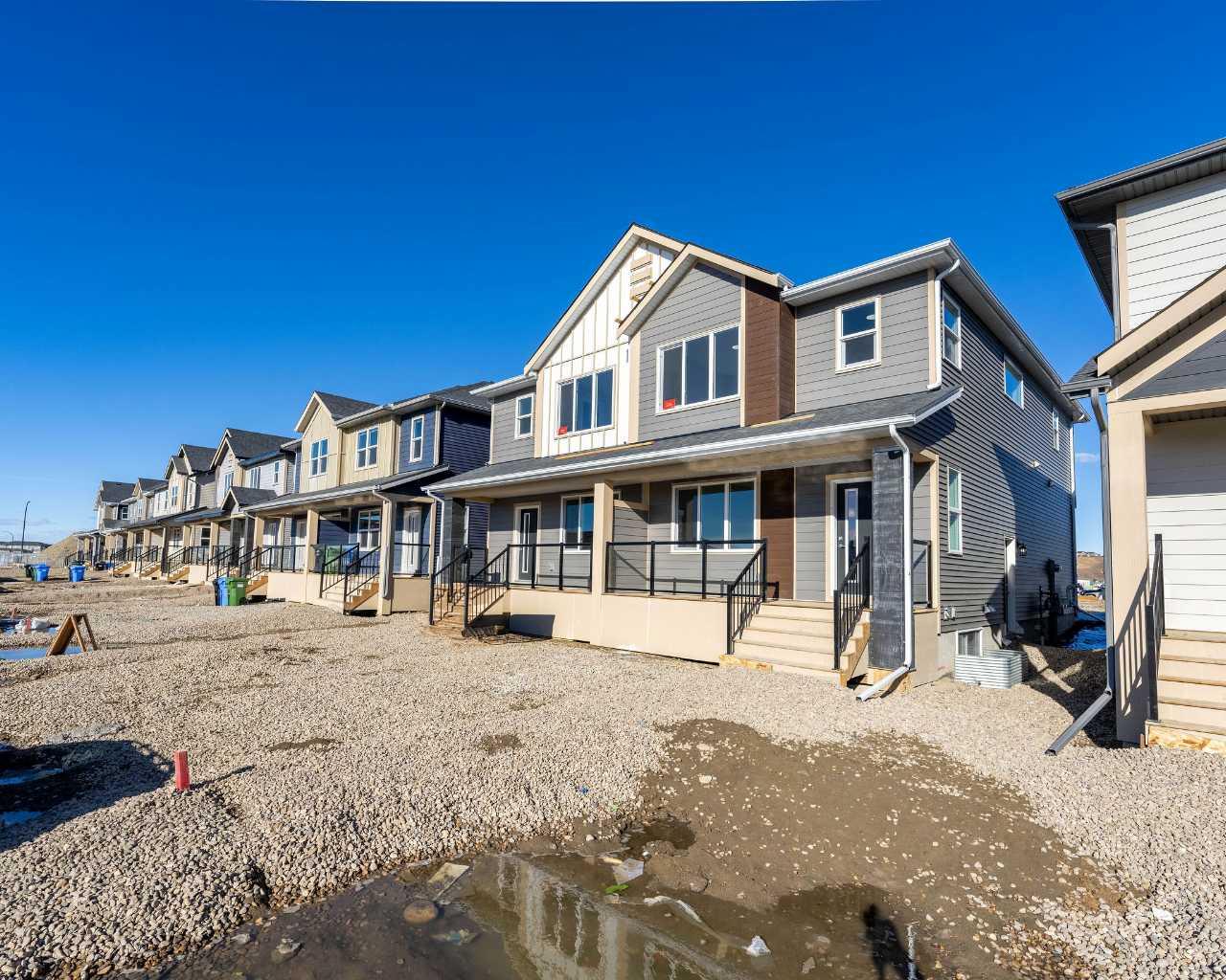 526 WOLF WILLOW Boulevard SE
