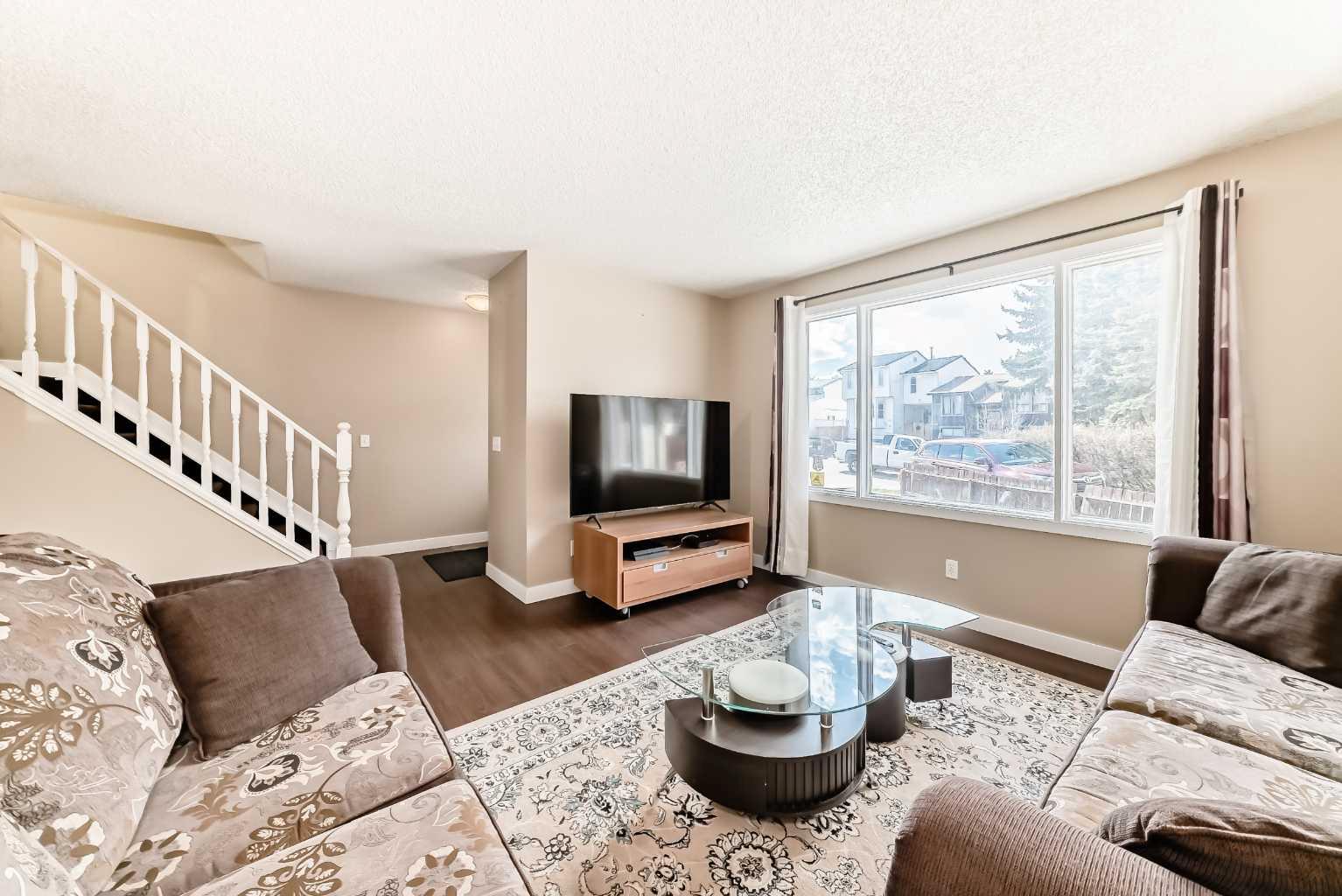 148 Pinemill Mews NE