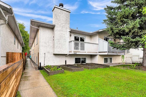 Photo of 2807 29 Street SW, Calgary, AB T3E 2K7 (MLS # A2336601)