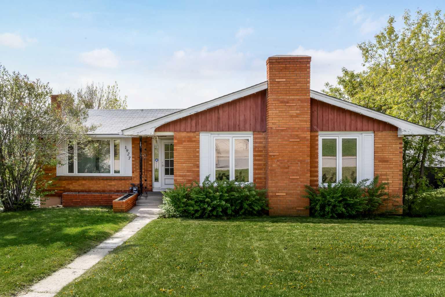 1927 Briar Crescent NW